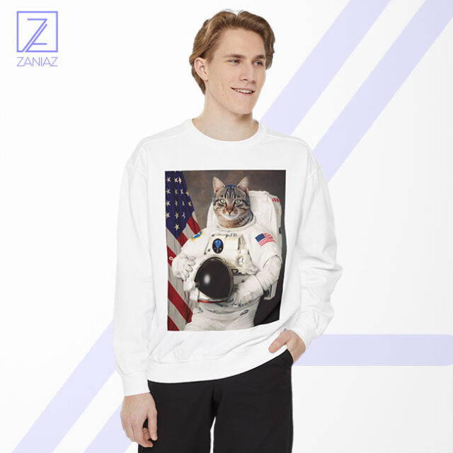 Astronaut Cat Floating in Space Cute Sci-Fi T-Shirt