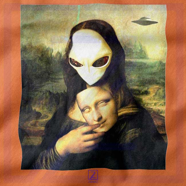 Mona Lisa Alien closeup Sweatshirt - Buy Renaissance Da Vinci Merch
