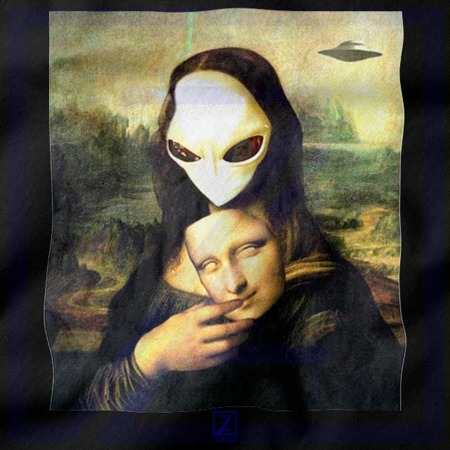 Mona Lisa Alien closeup Tshirt - Renaissance Da Vinci